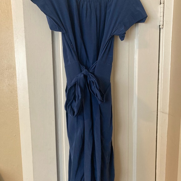 BCBG Maxazria size 8 dress.  Only worn once.  In excellent condition - Picture 4 of 4